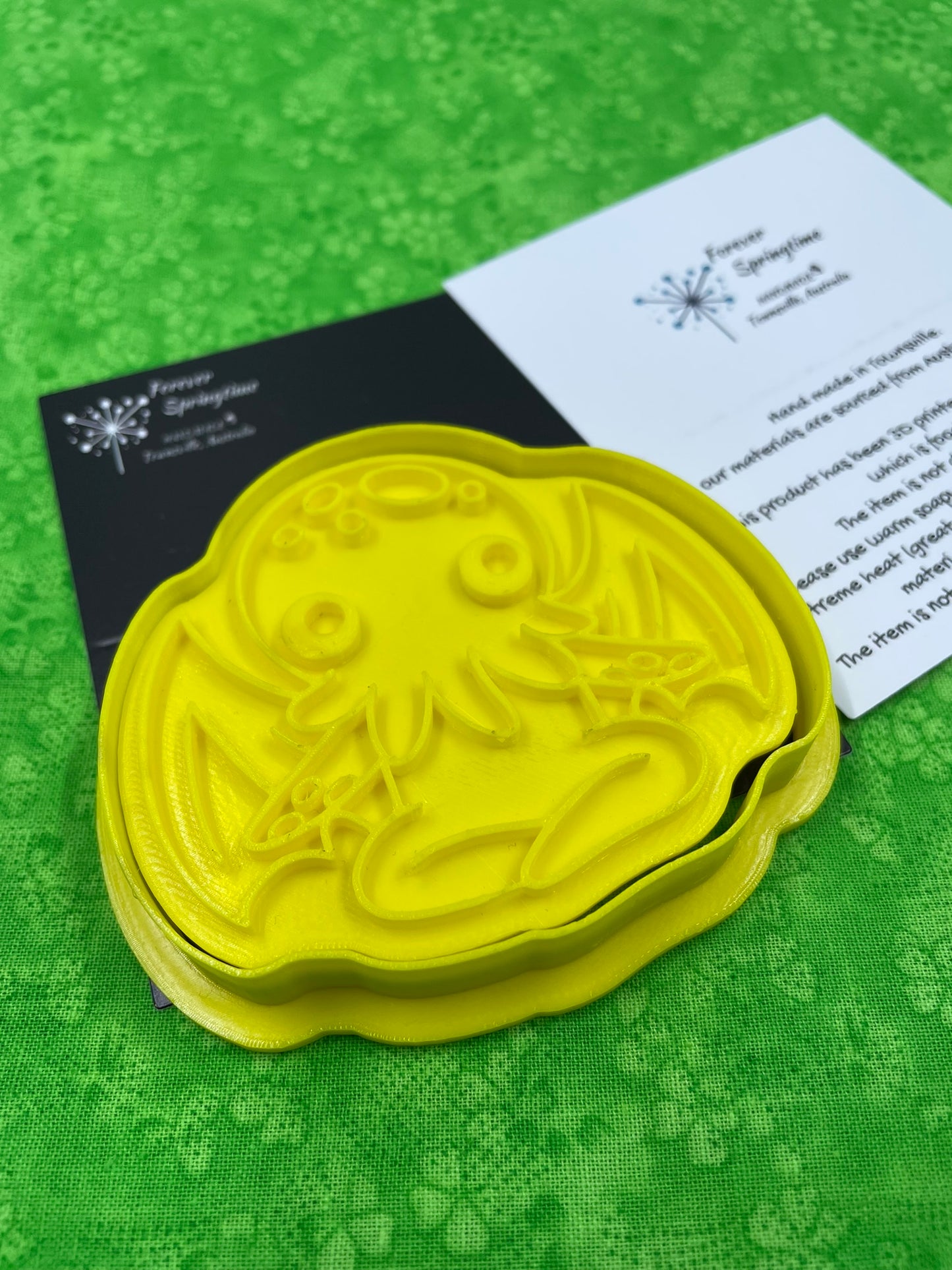 CRYPTID Cthulu Creature Cookie Cutter and Embosser Stamp: Art, Baking, Craft