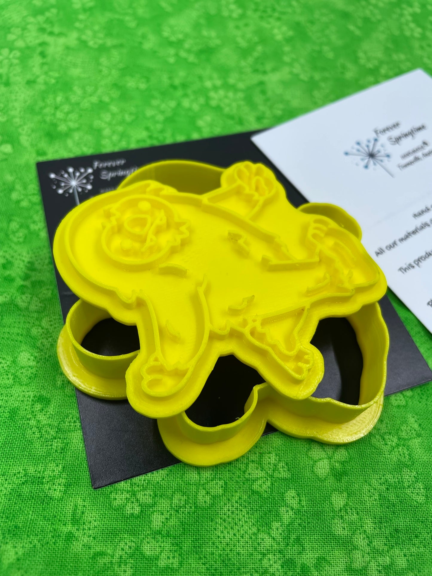 Cryptid Sasquatch Creature Cutter and Embossing Stamp: Art, Baking, Craft