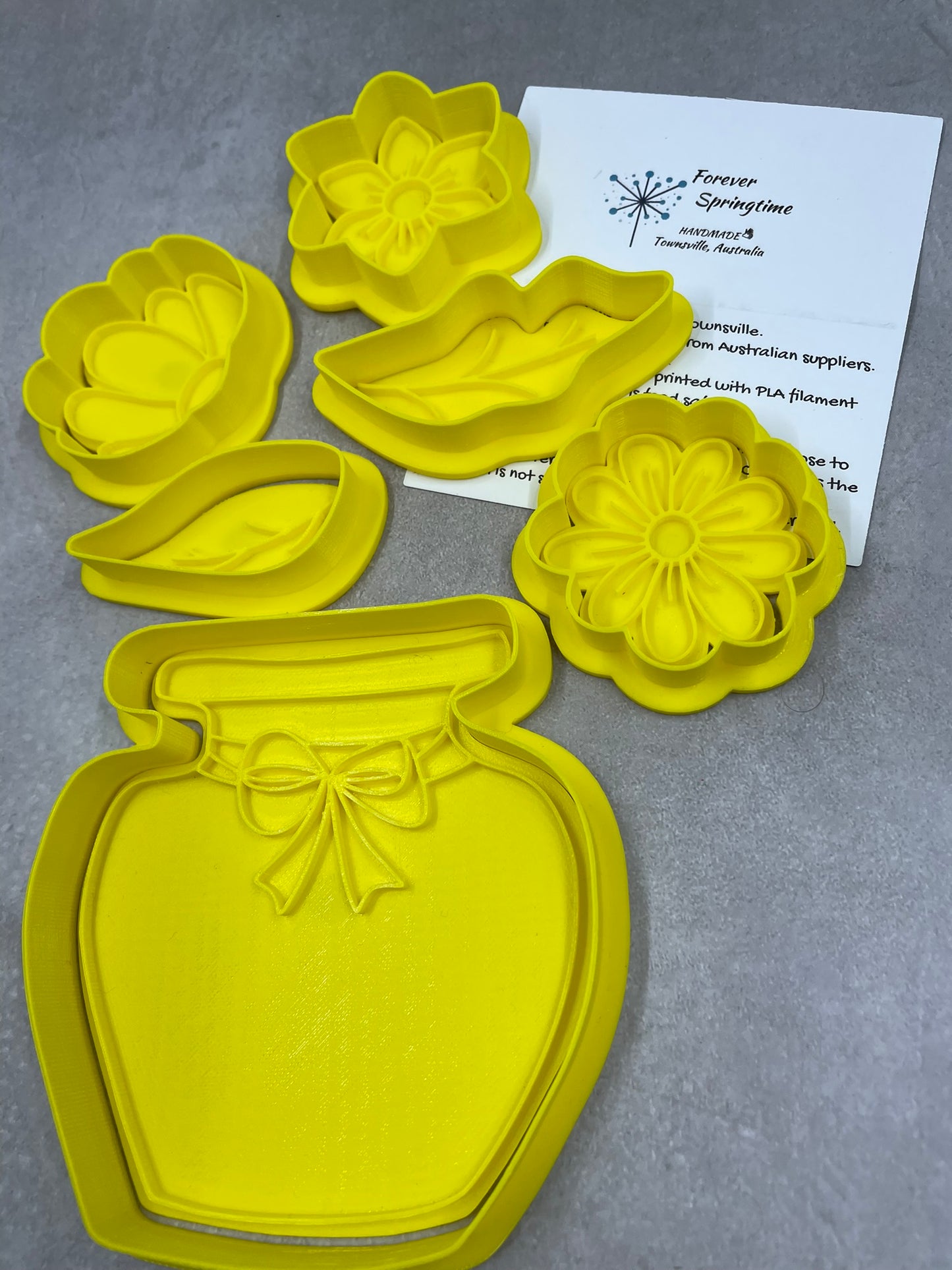 BLOOM Deluxe Cookie Cutter and Embosser Stamps: Art, Baking, Craft